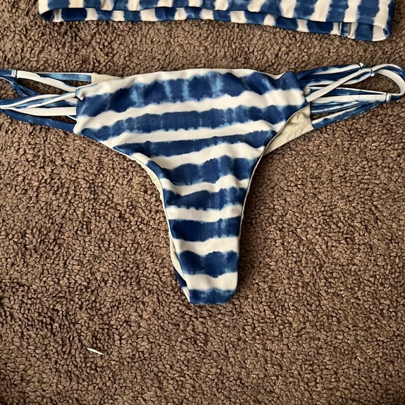 Acacia Awapui Top and Bottom in Pacific Tides - Picture 5 of 5